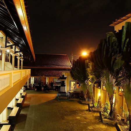 Mataram Hotel Екстериор снимка